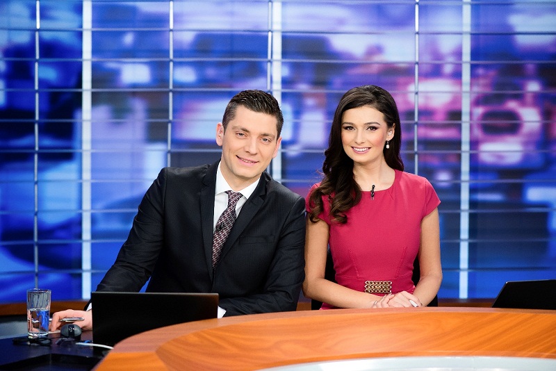 interrupt escape Holdall Olivia Păunescu și Valentin Butnaru au aniversat doi ani de când prezintă  Observatorul orei 6 la Antena 1 - RADAR DE MEDIA