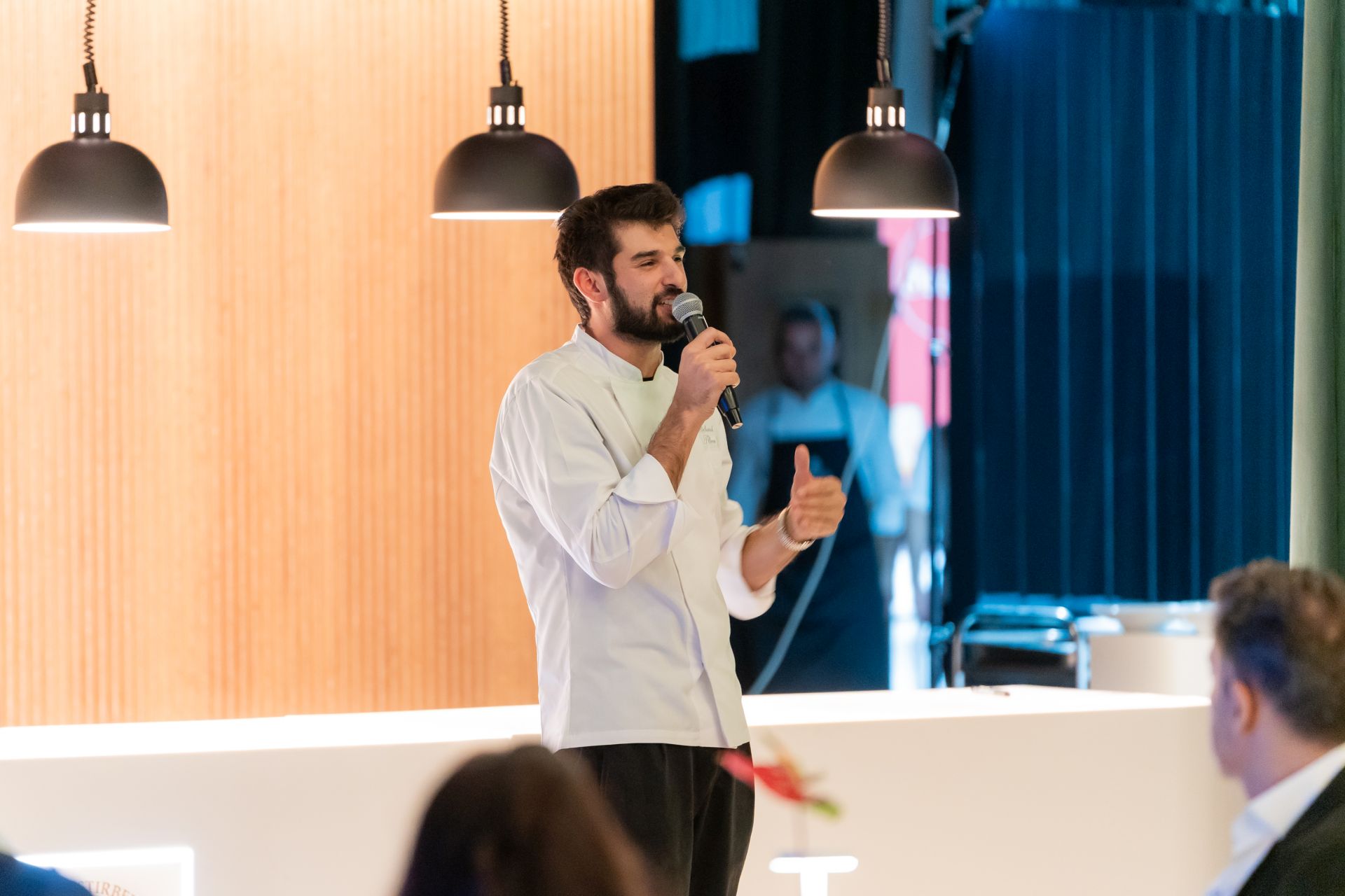 Spectacol culinar impresionant: Chef Richard Abou Zaki a deschis pop-up-ul Retroscena cu o seară memorabilă la Domeniul Știrbey 61 Retroscena 2