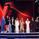 Primul LIVE din sezonul 13 Vocea României a fost cu emoții uriașe și momente spectaculoase, iar 8 concurenți merg mai departe în semifinala LIVE. Emisiunea a fost lider absolut de audiență! 128 Vocea Romaniei
