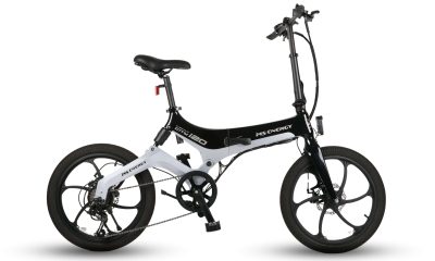 Bicicletă electrică pliabilă pentru navetă mixtă când o poți combina cu mașina sau transportul public